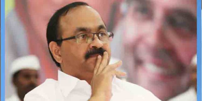 നിയന്ത്രണങ്ങള് തുടരുന്നതിനൊപ്പം തന്നെ കൂടുതല് ഇളവുകളും നല്കി ജനജീവിതം സുഗമമാക്കണം : വി.ഡി സതീശന് നിയന്ത്രണങ്ങള് തുടരുന്നതിനൊപ്പം തന്നെ കൂടുതല് ഇളവുകളും നല്കി ജനജീവിതം സുഗമമാക്കണം : വി.ഡി സതീശന്