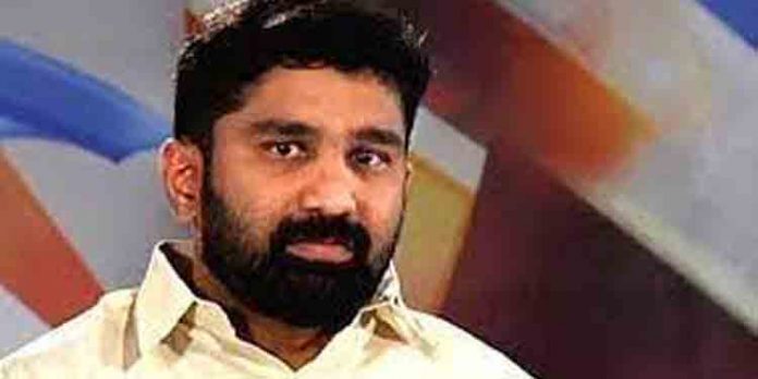 കൊടകര കുഴലൊക്കെ എന്ത്? ഭഗവാന്റെ പേരിലും സാമ്പത്തിക തട്ടിപ്പെന്ന് വി.ടി ബല്റാം കൊടകര കുഴലൊക്കെ എന്ത്? ഭഗവാന്റെ പേരിലും സാമ്പത്തിക തട്ടിപ്പെന്ന് വി.ടി ബല്റാം