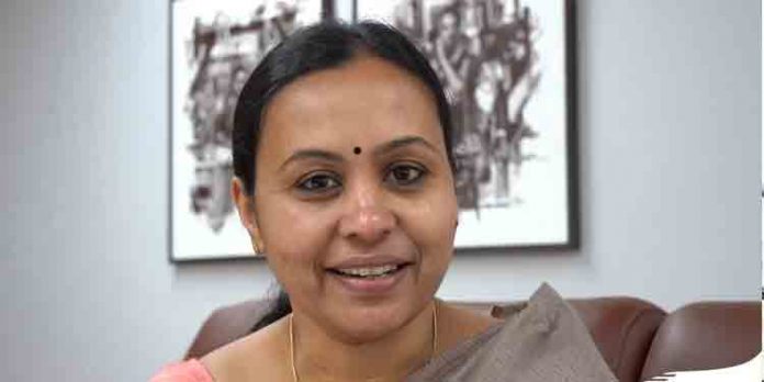 ഇനിയും വീട്ടില് ചെന്നും വാക്സിനേഷന് നല്കും : മന്ത്രി വീണാ ജോര്ജ് ഇനിയും വീട്ടില് ചെന്നും വാക്സിനേഷന് നല്കും : മന്ത്രി വീണാ ജോര്ജ്