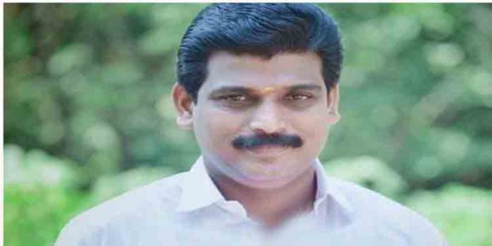 കുഴല്പ്പണക്കേസില് ബിജെപി തൃശൂര് ജില്ലാ പ്രസിഡന്റ് കെ.കെ അനീഷ് കുമാറിനെ നാളെ ചോദ്യം ചെയ്യും കുഴല്പ്പണക്കേസില് ബിജെപി തൃശൂര് ജില്ലാ പ്രസിഡന്റ് കെ.കെ അനീഷ് കുമാറിനെ നാളെ ചോദ്യം ചെയ്യും