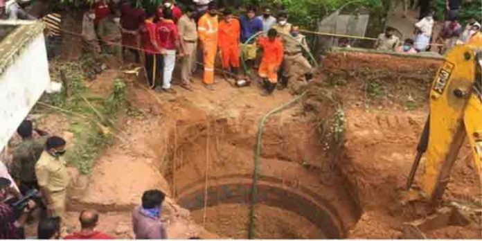കിണര് പണിക്കിടെ മണ്ണിടിഞ്ഞ് തൊഴിലാളി മണ്ണിനടിയിലകപ്പെട്ടു കിണര് പണിക്കിടെ മണ്ണിടിഞ്ഞ് തൊഴിലാളി മണ്ണിനടിയിലകപ്പെട്ടു