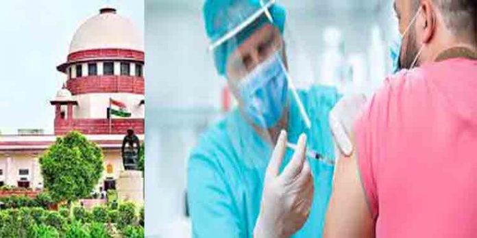 വാക്സീന് നയം പുനഃപരിശോധിക്കണം ; 18-നും 44-നും ഇടയില് പ്രായമുള്ളവര് പണം നല്കി വാക്സിന് സ്വീകരിക്കണമെന്ന നയം ഏകപക്ഷീയവും വിവേചനപരവുമെന്ന് സുപ്രീം കോടതി വാക്സീന് നയം പുനഃപരിശോധിക്കണം ; 18-നും 44-നും ഇടയില് പ്രായമുള്ളവര് പണം നല്കി വാക്സിന് സ്വീകരിക്കണമെന്ന നയം ഏകപക്ഷീയവും വിവേചനപരവുമെന്ന് സുപ്രീം കോടതി