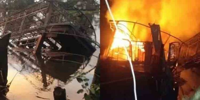 ആലപ്പുഴയില് രണ്ട് ഹൗസ് ബോട്ടുകള് കത്തിനശിച്ചു ആലപ്പുഴയില് രണ്ട് ഹൗസ് ബോട്ടുകള് കത്തിനശിച്ചു