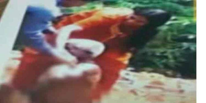 പത്തനംതിട്ടയില് വൃദ്ധനായ പിതാവിനെ മകനും മരുമകളും ചേര്ന്ന് ക്രൂരമായി മര്ദ്ദിച്ചു പത്തനംതിട്ടയില് വൃദ്ധനായ പിതാവിനെ മകനും മരുമകളും ചേര്ന്ന് ക്രൂരമായി മര്ദ്ദിച്ചു