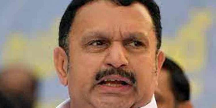 കോണ്ഗ്രസ് രാഷ്ട്രീയകാര്യ സമിതി യോഗം ബഹിഷ്കരിച്ച് കെ.മുരളീധരന് കോണ്ഗ്രസ് രാഷ്ട്രീയകാര്യ സമിതി യോഗം ബഹിഷ്കരിച്ച് കെ.മുരളീധരന്