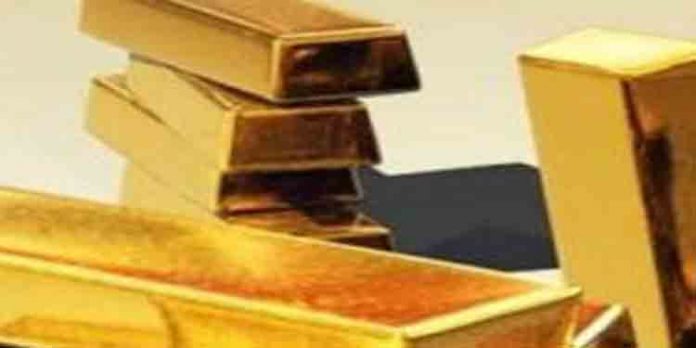 നെടുമ്പാശ്ശേരി വിമാനത്താവളത്തില് മൂന്നരക്കിലോ സ്വര്ണം പിടികൂടി നെടുമ്പാശ്ശേരി വിമാനത്താവളത്തില് മൂന്നരക്കിലോ സ്വര്ണം പിടികൂടി