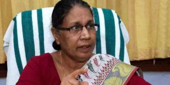 ഖേദം പ്രകടിപ്പിച്ച് സംസ്ഥാന വനിത കമ്മീഷന് അധ്യക്ഷ എം.സി ജോസഫൈന് ഖേദം പ്രകടിപ്പിച്ച് സംസ്ഥാന വനിത കമ്മീഷന് അധ്യക്ഷ എം.സി ജോസഫൈന്