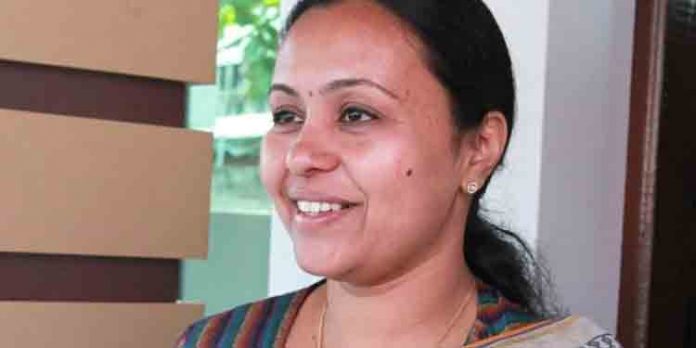 കേരളത്തിലെ ആദിവാസി ഊരുകളില് ഒരു മാസത്തിനകം 100 ശതമാനം വാക്സിനേഷന് നടപ്പാക്കും : ആരോഗ്യ വകുപ്പ് മന്ത്രി കേരളത്തിലെ ആദിവാസി ഊരുകളില് ഒരു മാസത്തിനകം 100 ശതമാനം വാക്സിനേഷന് നടപ്പാക്കും : ആരോഗ്യ വകുപ്പ് മന്ത്രി