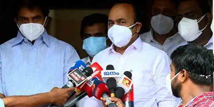 സ്വര്ണകള്ളക്കടത്തുകാരെയും സ്ത്രീപീഡകരെയും സംരക്ഷിക്കുന്ന പാര്ട്ടിയായി സി.പി.എം മാറി : വി.ഡി. സതീശന് സ്വര്ണകള്ളക്കടത്തുകാരെയും സ്ത്രീപീഡകരെയും സംരക്ഷിക്കുന്ന പാര്ട്ടിയായി സി.പി.എം മാറി : വി.ഡി. സതീശന്