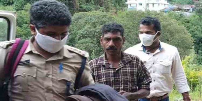 കാട്ടുമൃഗമാണെന്ന തെറ്റിദ്ധരിച്ച് ആദിവാസി യുവാവിനെ വെടിവെച്ചു ; ഒരാള് അറസ്റ്റില് കാട്ടുമൃഗമാണെന്ന തെറ്റിദ്ധരിച്ച് ആദിവാസി യുവാവിനെ വെടിവെച്ചു ; ഒരാള് അറസ്റ്റില്