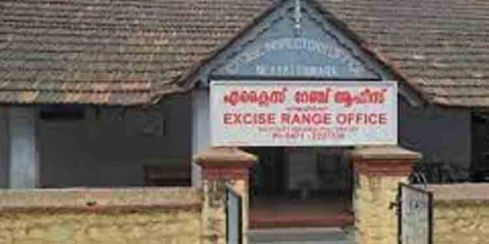 നെയ്യാറ്റിന്കരയില് 200 ലിറ്റര് കോടയും 10 ലിറ്റര് ചാരായവും പിടികൂടി നെയ്യാറ്റിന്കരയില് 200 ലിറ്റര് കോടയും 10 ലിറ്റര് ചാരായവും പിടികൂടി