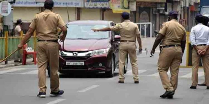 സംസ്ഥാനത്ത് ഇന്ന് മുതല് കര്ശന നിയന്ത്രണങ്ങള് ; അവശ്യസാധനങ്ങള് വില്ക്കുന്ന കടകള്ക്ക് മാത്രം അനുമതി സംസ്ഥാനത്ത് ഇന്ന് മുതല് കര്ശന നിയന്ത്രണങ്ങള് ; അവശ്യസാധനങ്ങള് വില്ക്കുന്ന കടകള്ക്ക് മാത്രം അനുമതി