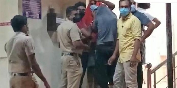 കൊടകര കേസ് ; കവര്ച്ചാ പണം കണ്ടെത്താന് എട്ട് പ്രതികളെ ജയിലിൽ ചോദ്യം ചെയ്യുന്നു കൊടകര കേസ് ; കവര്ച്ചാ പണം കണ്ടെത്താന് എട്ട് പ്രതികളെ ജയിലിൽ ചോദ്യം ചെയ്യുന്നു