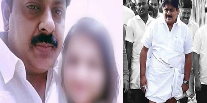 കുടുംബം തകർക്കാനും പണം തട്ടാനുമുള്ള ശ്രമം ; മുൻ മന്ത്രിക്കെതിരായ പീഡന പരാതി വ്യാജമെന്ന് ഭാര്യ കുടുംബം തകർക്കാനും പണം തട്ടാനുമുള്ള ശ്രമം ; മുൻ മന്ത്രിക്കെതിരായ പീഡന പരാതി വ്യാജമെന്ന് ഭാര്യ