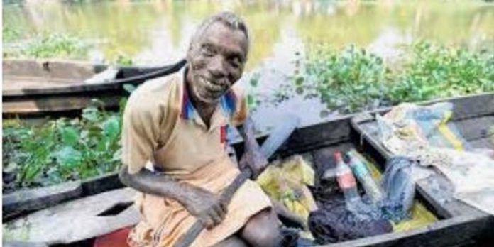 പ്രധാനമന്ത്രി അഭിനന്ദിച്ച രാജപ്പനെത്തേടി തായ്വാനിൽ നിന്ന് 7 ലക്ഷത്തിന്റെ പുരസ്കാരം പ്രധാനമന്ത്രി അഭിനന്ദിച്ച രാജപ്പനെത്തേടി തായ്വാനിൽ നിന്ന് 7 ലക്ഷത്തിന്റെ പുരസ്കാരം