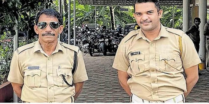 അച്ഛൻ ഹോം ഗാർഡ്, മകൻ ട്രെയിനി കോൺസ്റ്റബിൾ ; രണ്ടു പേർക്കും ജോലി ഒരേ സ്റ്റേഷനിൽ അച്ഛൻ ഹോം ഗാർഡ്, മകൻ ട്രെയിനി കോൺസ്റ്റബിൾ ; രണ്ടു പേർക്കും ജോലി ഒരേ സ്റ്റേഷനിൽ