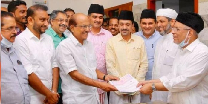 ന്യൂനപക്ഷ സ്കോളർഷിപ്പ് പുനസ്ഥാപിക്കണം – സച്ചാർ കമ്മീഷൻ റിപ്പോർട്ട് മരവിച്ച അവസ്ഥ : മുസ്ലീം ലീഗ് ന്യൂനപക്ഷ സ്കോളർഷിപ്പ് പുനസ്ഥാപിക്കണം – സച്ചാർ കമ്മീഷൻ റിപ്പോർട്ട് മരവിച്ച അവസ്ഥ : മുസ്ലീം ലീഗ്