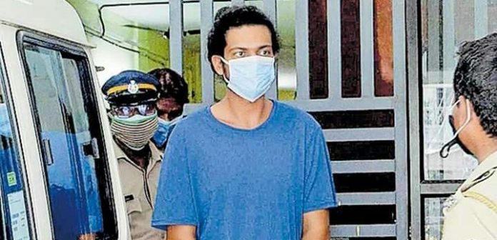 ഫ്ലാറ്റില് പൂട്ടിയിട്ട് പീഡനം : മാര്ട്ടിനെതിരെ നിര്ണായക സാക്ഷിമൊഴികള് ഫ്ലാറ്റില് പൂട്ടിയിട്ട് പീഡനം : മാര്ട്ടിനെതിരെ നിര്ണായക സാക്ഷിമൊഴികള്