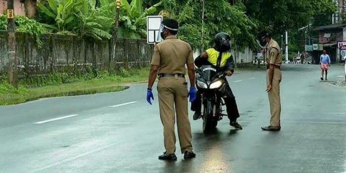 കേരളത്തിൽ ഇന്നും നാളെയും സമ്പൂർണ ലോക്ഡൗൺ ; പൊതുഗതാഗതം ഇല്ല – മദ്യശാലകൾ തുറക്കില്ല കേരളത്തിൽ ഇന്നും നാളെയും സമ്പൂർണ ലോക്ഡൗൺ ; പൊതുഗതാഗതം ഇല്ല – മദ്യശാലകൾ തുറക്കില്ല