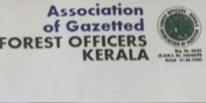 മരംമുറി വിവാദത്തില് പ്രതിഷേധവുമായി ഫോറസ്റ്റ് ഓഫിസര്മാരുടെ സംഘടന മരംമുറി വിവാദത്തില് പ്രതിഷേധവുമായി ഫോറസ്റ്റ് ഓഫിസര്മാരുടെ സംഘടന