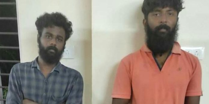 ലക്ഷങ്ങൾ വിലമതിയ്ക്കുന്ന ഹാഷിഷ് ഓയിലുമായി രണ്ട് യുവാക്കളെ എക്സൈസ് സംഘം പിടികൂടി ലക്ഷങ്ങൾ വിലമതിയ്ക്കുന്ന ഹാഷിഷ് ഓയിലുമായി രണ്ട് യുവാക്കളെ എക്സൈസ് സംഘം പിടികൂടി