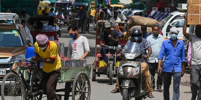 പാഠം പഠിക്കാതെ ഡല്ഹി – ചന്തകളില് വന് തിരക്ക് : മൂന്നാം തരംഗ മുന്നറിയിപ്പുമായി ഹൈക്കോടതി പാഠം പഠിക്കാതെ ഡല്ഹി – ചന്തകളില് വന് തിരക്ക് : മൂന്നാം തരംഗ മുന്നറിയിപ്പുമായി ഹൈക്കോടതി