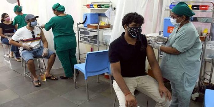 റെക്കോഡ് വാക്സിനേഷന് ; കഴിഞ്ഞ 5 ദിവസത്തിനിടെ വിതരണം ചെയ്തത് 3.3 കോടിയില് അധികം ഡോസ് റെക്കോഡ് വാക്സിനേഷന് ; കഴിഞ്ഞ 5 ദിവസത്തിനിടെ വിതരണം ചെയ്തത് 3.3 കോടിയില് അധികം ഡോസ്