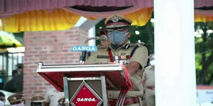 സ്ഥാനമൊഴിയുന്ന ലോക്നാഥ് ബെഹ്റയ്ക്ക് സേനാംഗങ്ങള് യാത്രയപ്പ് നല്കി സ്ഥാനമൊഴിയുന്ന ലോക്നാഥ് ബെഹ്റയ്ക്ക് സേനാംഗങ്ങള് യാത്രയപ്പ് നല്കി