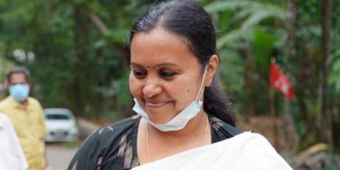 ആരോഗ്യമന്ത്രിയുടെ മണ്ഡലത്തിലെ ആറന്മുളയില് കോവിഡ് വ്യാപനം രൂക്ഷം ; സി കാറ്റഗറിയില് ഉള്പ്പെടുത്തി ആരോഗ്യമന്ത്രിയുടെ മണ്ഡലത്തിലെ ആറന്മുളയില് കോവിഡ് വ്യാപനം രൂക്ഷം ; സി കാറ്റഗറിയില് ഉള്പ്പെടുത്തി