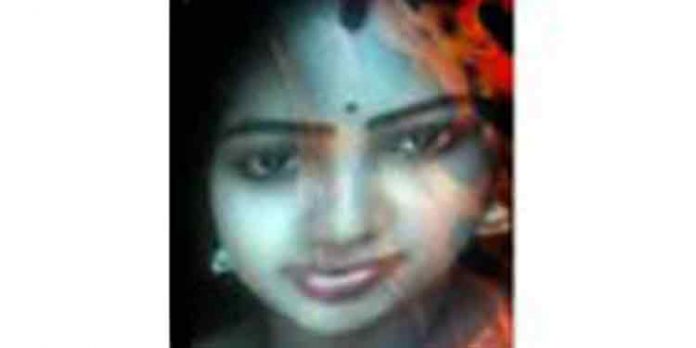 ടിക്ടോക് ചെയ്തതിന് യുവതിയെ യുവാവ് മണ്ണെണ്ണ ഒഴിച്ച് തീകൊളുത്തി കൊന്നു ടിക്ടോക് ചെയ്തതിന് യുവതിയെ യുവാവ് മണ്ണെണ്ണ ഒഴിച്ച് തീകൊളുത്തി കൊന്നു
