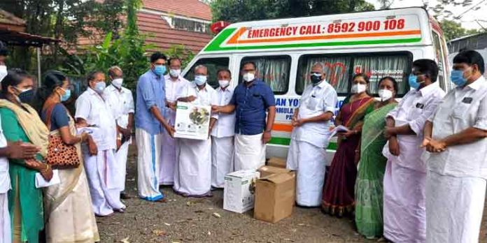 പത്തനംതിട്ട ജില്ലാ കോണ്ഗ്രസ് കമ്മിറ്റിക്ക് 4 ഓക്സിജന് കോണ്സന്ട്രേറ്ററുകള് നല്കി പത്തനംതിട്ട ജില്ലാ കോണ്ഗ്രസ് കമ്മിറ്റിക്ക് 4 ഓക്സിജന് കോണ്സന്ട്രേറ്ററുകള് നല്കി
