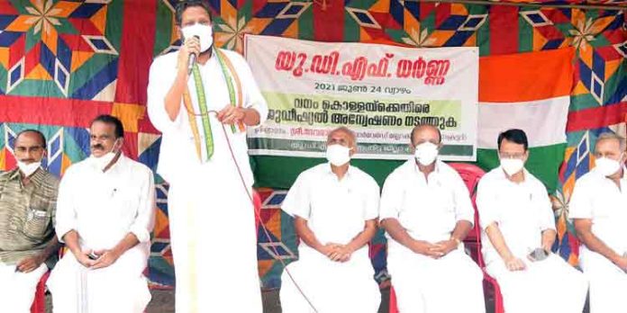 മരംകൊള്ളയില് മുഖ്യമന്ത്രിക്കും വനം – റവന്യൂ മന്ത്രിമാര്ക്കും പങ്ക് : ജി. ദേവരാജന് മരംകൊള്ളയില് മുഖ്യമന്ത്രിക്കും വനം – റവന്യൂ മന്ത്രിമാര്ക്കും പങ്ക് : ജി. ദേവരാജന്
