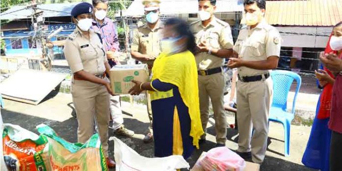 സഹജീവി സ്നേഹം കടമയാണ് : ജില്ലാ പോലീസ് മേധാവി സഹജീവി സ്നേഹം കടമയാണ് : ജില്ലാ പോലീസ് മേധാവി