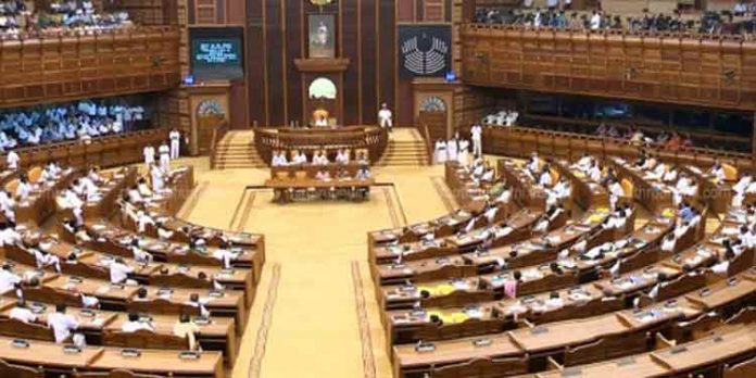 ഇതോ പിന്തുണയെന്ന് ആരോഗ്യമന്ത്രി ; തിരിച്ചടിച്ച് സതീശൻ – സഭ ബഹളമയം ഇതോ പിന്തുണയെന്ന് ആരോഗ്യമന്ത്രി ; തിരിച്ചടിച്ച് സതീശൻ – സഭ ബഹളമയം