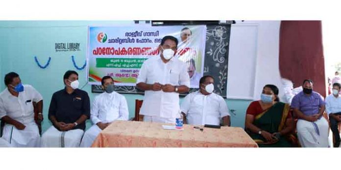 രാജീവ്ഗാന്ധി ചാരിറ്റബിൾ ഫോറം മൈലപ്രായുടെ ആഭിമുഖ്യത്തിൽ വിദ്യാർത്ഥികൾക്ക് പഠനോപകരണങ്ങൾ നല്കി രാജീവ്ഗാന്ധി ചാരിറ്റബിൾ ഫോറം മൈലപ്രായുടെ ആഭിമുഖ്യത്തിൽ വിദ്യാർത്ഥികൾക്ക് പഠനോപകരണങ്ങൾ നല്കി