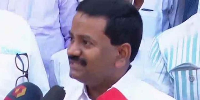 എഴുമറ്റൂര് സിഎച്ച്സി ക്ക് പുതിയ കെട്ടിടം : ഉപയോഗശൂന്യമായ കെട്ടിടങ്ങള് പൊളിക്കുന്നതിന് നടപടി സ്വീകരിക്കും എഴുമറ്റൂര് സിഎച്ച്സി ക്ക് പുതിയ കെട്ടിടം : ഉപയോഗശൂന്യമായ കെട്ടിടങ്ങള് പൊളിക്കുന്നതിന് നടപടി സ്വീകരിക്കും