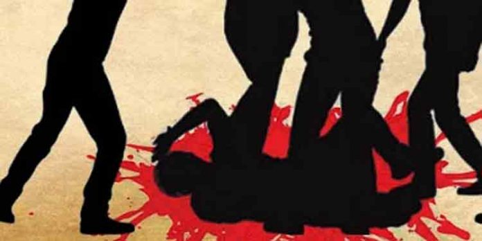 ബത്തേരി ബീവറേജസിനു സമീപം മധ്യവയസ്ക്കന് മരിച്ച നിലയില് ; കൊലപാതകമെന്ന് പോലീസ് ബത്തേരി ബീവറേജസിനു സമീപം മധ്യവയസ്ക്കന് മരിച്ച നിലയില് ; കൊലപാതകമെന്ന് പോലീസ്