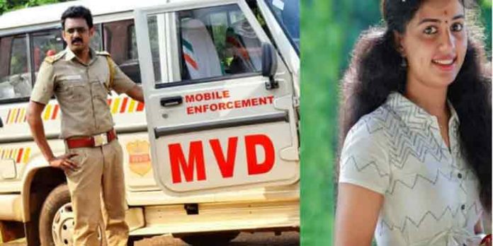 വിസ്മയയുടെ മരണം ; ഭര്ത്താവ് കിരണ്കുമാറിനെ പന്തളത്ത് എത്തിച്ച് തെളിവെടുപ്പ് നടത്തി വിസ്മയയുടെ മരണം ; ഭര്ത്താവ് കിരണ്കുമാറിനെ പന്തളത്ത് എത്തിച്ച് തെളിവെടുപ്പ് നടത്തി