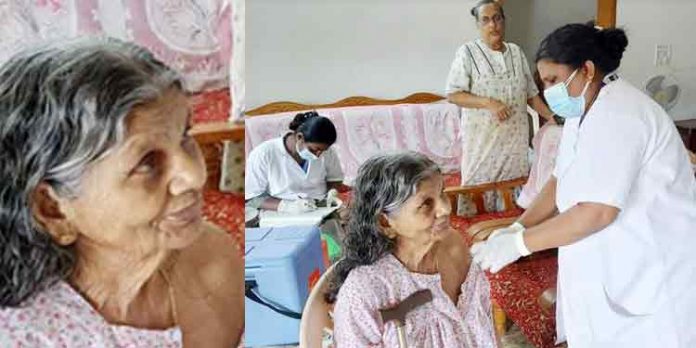 ഓമല്ലൂര് പഞ്ചായത്തില് കിടപ്പ് രോഗികള്ക്ക് വീട്ടിലെത്തി വാക്സിന് നല്കി തുടങ്ങി ഓമല്ലൂര് പഞ്ചായത്തില് കിടപ്പ് രോഗികള്ക്ക് വീട്ടിലെത്തി വാക്സിന് നല്കി തുടങ്ങി