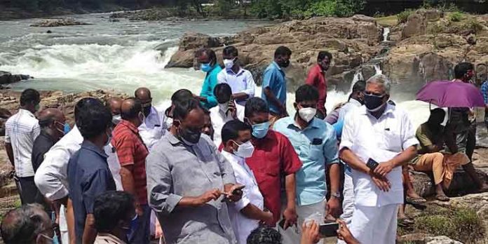 പെരുന്തേനരുവിയില് കാണാതായ യുവാവിനായി തിരച്ചില് ഊര്ജ്ജിതമാക്കി പെരുന്തേനരുവിയില് കാണാതായ യുവാവിനായി തിരച്ചില് ഊര്ജ്ജിതമാക്കി