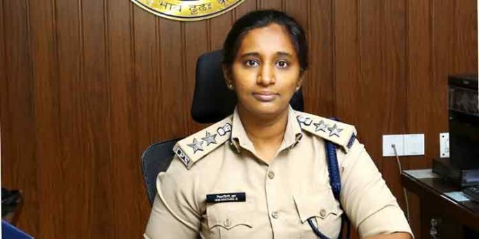 സ്ത്രീധനവുമായി ബന്ധപ്പെട്ട അതിക്രമങ്ങളും ഗാര്ഹിക പീഡനങ്ങളും ; പരാതികളില് ഉടന് നടപടിയെന്ന് പത്തനംതിട്ട ജില്ലാ പോലീസ് മേധാവി ആര്.നിശാന്തിനി സ്ത്രീധനവുമായി ബന്ധപ്പെട്ട അതിക്രമങ്ങളും ഗാര്ഹിക പീഡനങ്ങളും ; പരാതികളില് ഉടന് നടപടിയെന്ന് പത്തനംതിട്ട ജില്ലാ പോലീസ് മേധാവി ആര്.നിശാന്തിനി