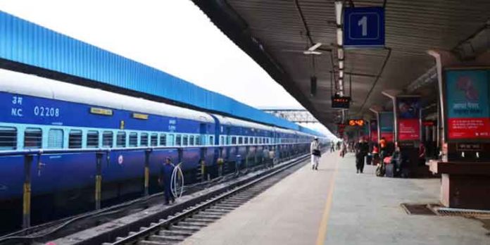 108 അവധിക്കാല ട്രെയിനുകള് ഉള്പ്പടെ 660 ട്രെയിനുകള്ക്ക് അനുമതി 108 അവധിക്കാല ട്രെയിനുകള് ഉള്പ്പടെ 660 ട്രെയിനുകള്ക്ക് അനുമതി