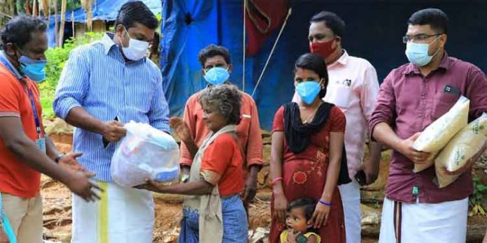 മൂഴിയാര് വനമേഖലയിലെ പട്ടികവര്ഗ കോളനികളില് സഹായവുമായി അഡ്വ. കെ.യു. ജനീഷ് കുമാര് എംഎല്എ മൂഴിയാര് വനമേഖലയിലെ പട്ടികവര്ഗ കോളനികളില് സഹായവുമായി അഡ്വ. കെ.യു. ജനീഷ് കുമാര് എംഎല്എ