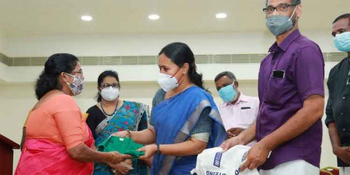 സംസ്ഥാനത്ത് വാക്സിന് സമത്വം ഉറപ്പുവരുത്തും : മന്ത്രി വീണാ ജോര്ജ് സംസ്ഥാനത്ത് വാക്സിന് സമത്വം ഉറപ്പുവരുത്തും : മന്ത്രി വീണാ ജോര്ജ്