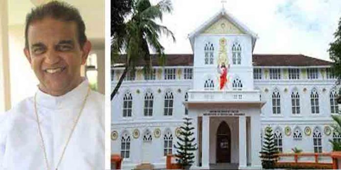 സിറോ മലബാര് സഭ – ഭൂമി വിവാദം : ബിഷപ്പ് ആന്റണി കരിയിലിനെതിരെ പോസ്റ്ററുകള് സിറോ മലബാര് സഭ – ഭൂമി വിവാദം : ബിഷപ്പ് ആന്റണി കരിയിലിനെതിരെ പോസ്റ്ററുകള്