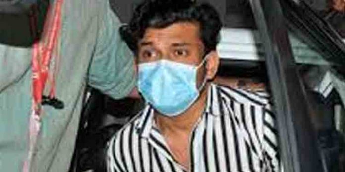 ഇതുവരെ നടത്തിയത് 22 സ്വര്ണക്കവര്ച്ചകള് ; 14 എണ്ണത്തിന് കൊടി സുനിയുടെ സഹായം – ആര്ജുന് ആയങ്കി ഇതുവരെ നടത്തിയത് 22 സ്വര്ണക്കവര്ച്ചകള് ; 14 എണ്ണത്തിന് കൊടി സുനിയുടെ സഹായം – ആര്ജുന് ആയങ്കി