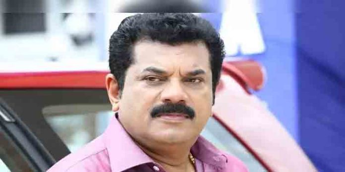 നിനക്ക് നമ്പര് തന്ന കൂട്ടുകാരന്റെ ചെവിക്കുറ്റിക്കടിക്കണം ; ഒറ്റപ്പാലത്തുനിന്ന് സഹായത്തിന് വിളിച്ച പത്താം ക്ലാസുകാരനോട് മുകേഷ് എംഎല്എ നിനക്ക് നമ്പര് തന്ന കൂട്ടുകാരന്റെ ചെവിക്കുറ്റിക്കടിക്കണം ; ഒറ്റപ്പാലത്തുനിന്ന് സഹായത്തിന് വിളിച്ച പത്താം ക്ലാസുകാരനോട് മുകേഷ് എംഎല്എ