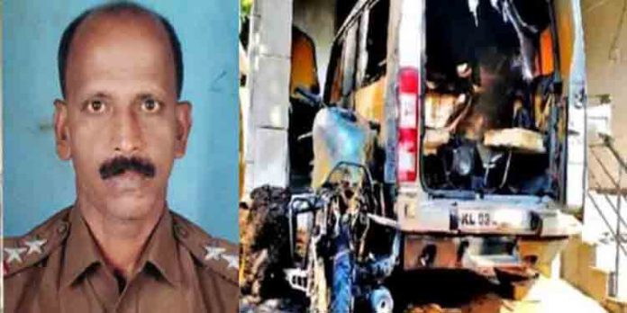 കളിയിക്കാവിള ചെക്ക് പോസ്റ്റിലെ ഭീകരാക്രമണ കേസ് അന്വേഷിച്ച എസ് ഐയുടെ വീടിനു നേരെ ആക്രമണം കളിയിക്കാവിള ചെക്ക് പോസ്റ്റിലെ ഭീകരാക്രമണ കേസ് അന്വേഷിച്ച എസ് ഐയുടെ വീടിനു നേരെ ആക്രമണം