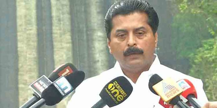 കെ.എം മാണിയുമായി ബന്ധപ്പെട്ട വിവാദത്തില് മാധ്യമങ്ങളോട് കയര്ത്ത് മന്ത്രി റോഷി അഗസ്റ്റിന് കെ.എം മാണിയുമായി ബന്ധപ്പെട്ട വിവാദത്തില് മാധ്യമങ്ങളോട് കയര്ത്ത് മന്ത്രി റോഷി അഗസ്റ്റിന്