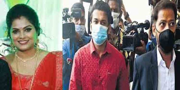 മൊഴികളില് വൈരുദ്ധ്യം ; അര്ജുന് ആയങ്കിയെ ഏഴു ദിവസം കൂടി കസ്റ്റഡിയില് വേണമെന്ന് കസ്റ്റംസ് മൊഴികളില് വൈരുദ്ധ്യം ; അര്ജുന് ആയങ്കിയെ ഏഴു ദിവസം കൂടി കസ്റ്റഡിയില് വേണമെന്ന് കസ്റ്റംസ്